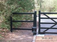 Five-bar 'wooden-style' steel gates - project portfolio 2
